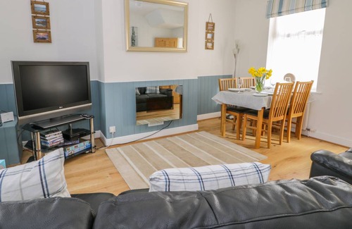 Muston Cottage | Cabin ∙ 2 bedrooms ∙ 4 guests