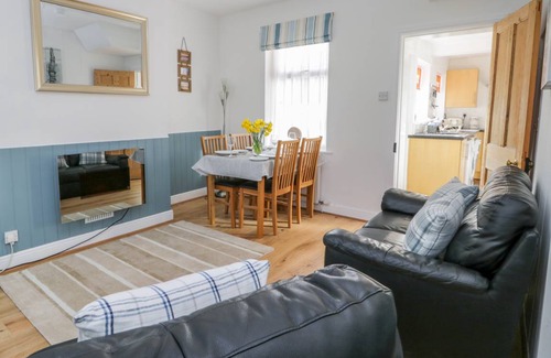 Muston Cottage | Cabin ∙ 2 bedrooms ∙ 4 guests