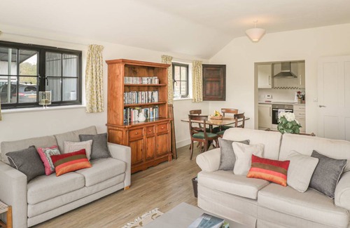 West Knoyle Cottage | Cabin ∙ 2 bedrooms ∙ 4 guests