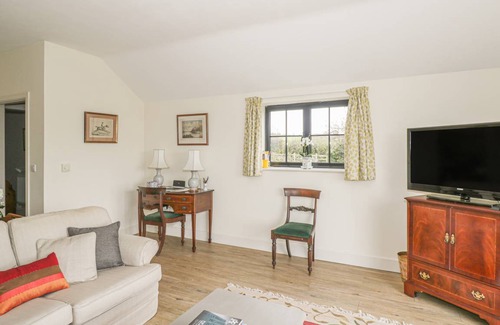 West Knoyle Cottage | Cabin ∙ 2 bedrooms ∙ 4 guests