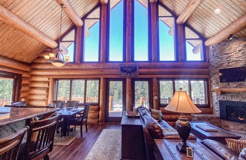 Valley of the Sun Cabin | Cabin ∙ 2 bedrooms ∙ 4 guests