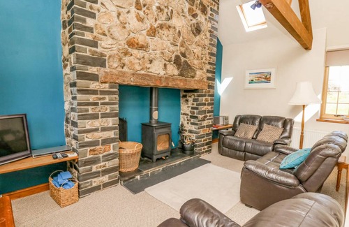 Bryn-crug Cottage | Cabin ∙ 2 bedrooms ∙ 5 guests