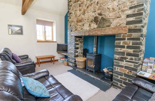 Bryn-crug Cottage | Cabin ∙ 2 bedrooms ∙ 5 guests