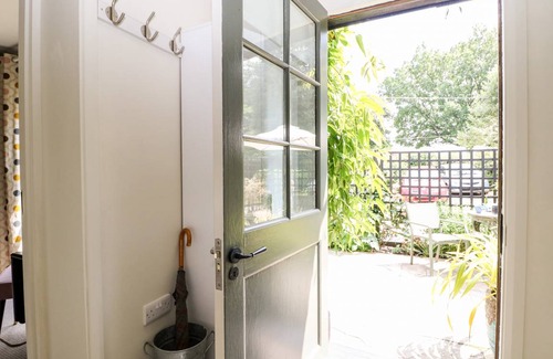 Five Oak Green Cottage | Cabin ∙ 2 bedrooms ∙ 4 guests