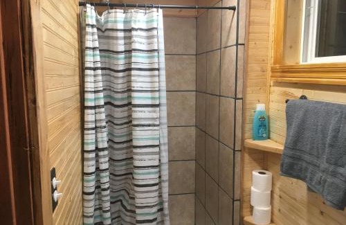 Custer House | Cabin 2 Brand new Rental car available