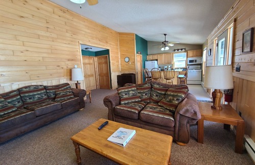Puposky Resort | Cabin 2 Family/Pet Friendly Resort Amenities Dock Fishing Beach