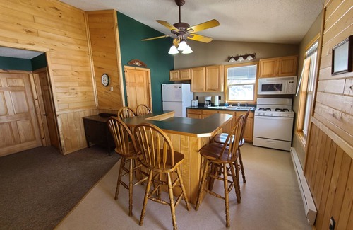 Puposky Resort | Cabin 2 Family/Pet Friendly Resort Amenities Dock Fishing Beach