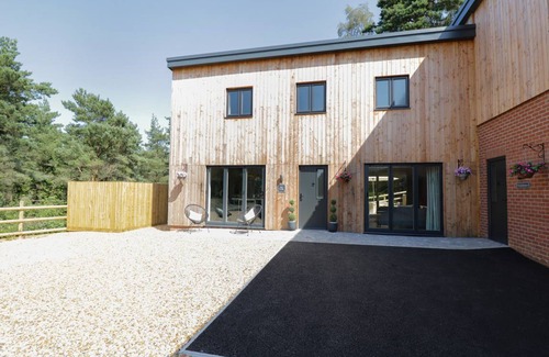 Lytchett Matravers Cottage | Cabin ∙ 2 bedrooms ∙ 6 guests