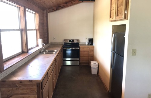 Uvalde Cabin | Cabin 2 of 7 With Private River Access to the Nueces River