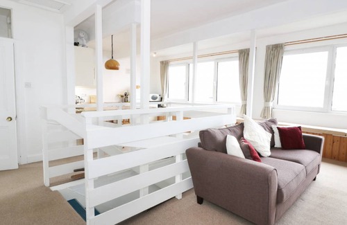 Tighnabruaich Cottage | Cabin ∙ 3 bedrooms ∙ 5 guests