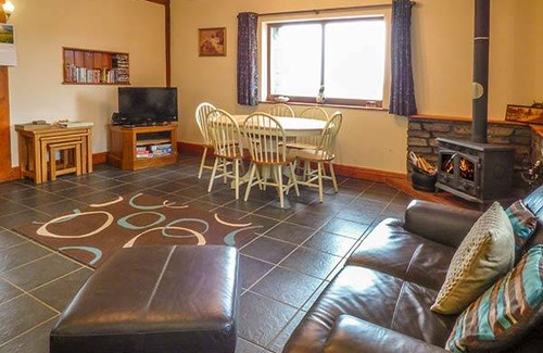 Bontnewydd Cottage | Cabin ∙ 3 bedrooms ∙ 6 guests