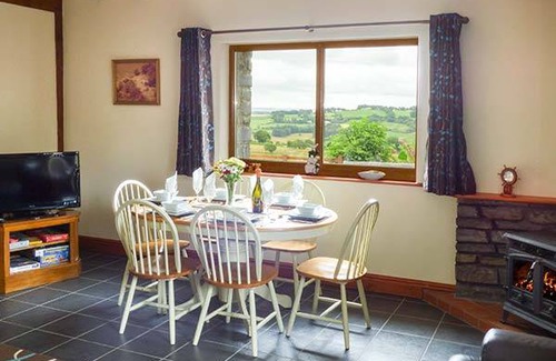Bontnewydd Cottage | Cabin ∙ 3 bedrooms ∙ 6 guests