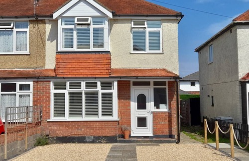 Bournemouth Cottage | Cabin ∙ 3 bedrooms ∙ 5 guests
