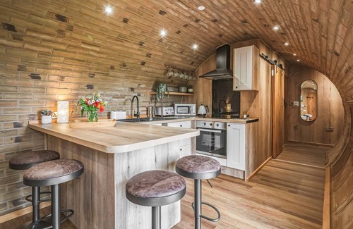 Radstock Cottage | Cabin ∙ 3 bedrooms ∙ 5 guests