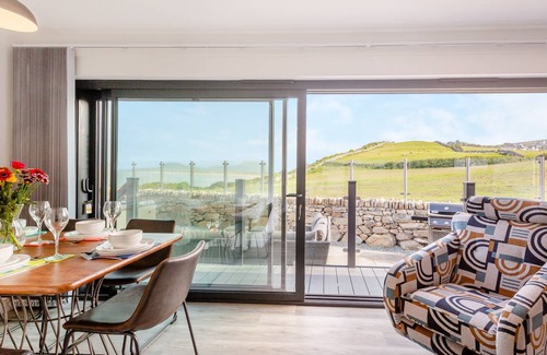Llandanwg Cottage | Cabin ∙ 3 bedrooms ∙ 6 guests