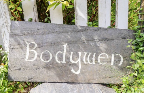 Llangynog Cottage | Cabin ∙ 3 bedrooms ∙ 6 guests