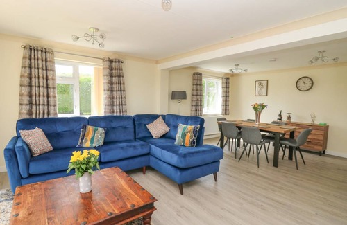 Rhydyfelin Cottage | Cabin ∙ 3 bedrooms ∙ 6 guests