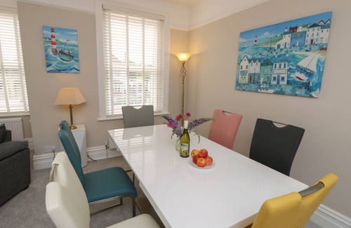 Westbourne Cottage | Cabin ∙ 3 bedrooms ∙ 6 guests