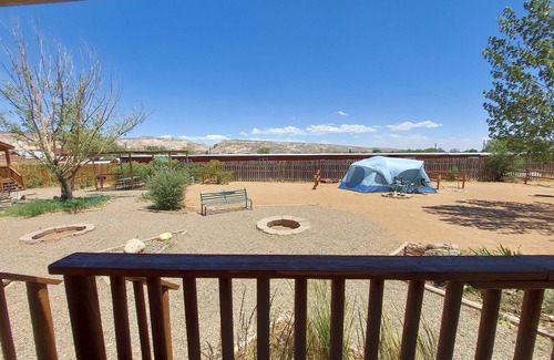 Escalante Cabin | Cabin 3 - The-Hole-in-the-Rock - Dry Camping Cabin