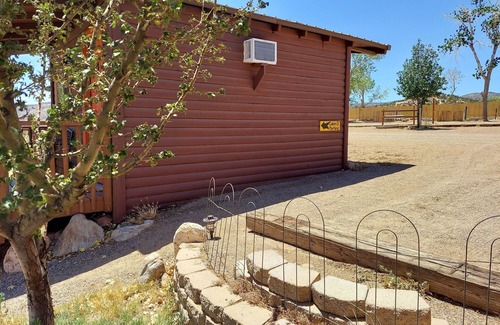 Escalante Cabin | Cabin 3 - The-Hole-in-the-Rock - Dry Camping Cabin