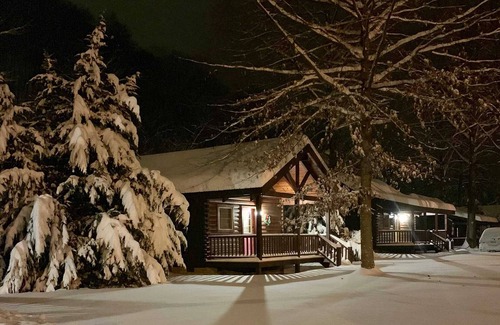 Galax Apartment | (Cabin 311) Chance for Romance
