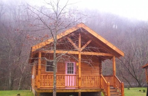 Galax Apartment | (Cabin 311) Chance for Romance