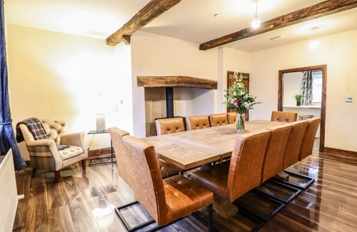 Trefeglwys Cottage | Cabin ∙ 4 bedrooms ∙ 11 guests