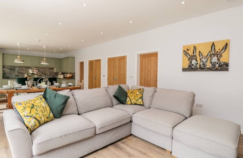 Lytchett Matravers Cottage | Cabin ∙ 4 bedrooms ∙ 10 guests