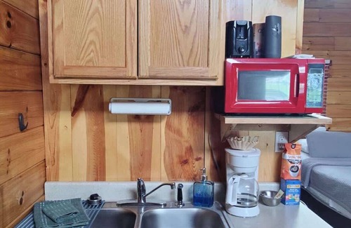 Columbia Cabin | Cabin 4 - Very Romantic, King bed, Full Kitchen