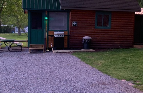 North Bay Cabin | Cabin 4 Waterfront - Three Pines Lodging & Marina