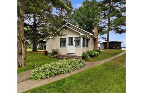 Pine River Apartment | Cabin 5 at Heaths Resort