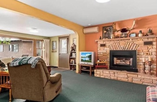 Pine River Apartment | Cabin 5 at Heaths Resort