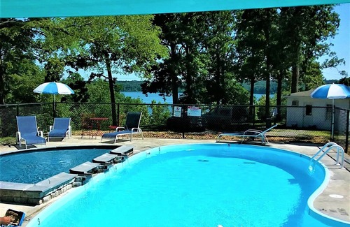 Murray Cabin | Cabin 5 at Kentucky Lake's Lynnhurst Family Resort