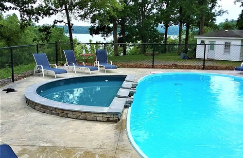 Murray Cabin | Cabin 5 at Kentucky Lake's Lynnhurst Family Resort