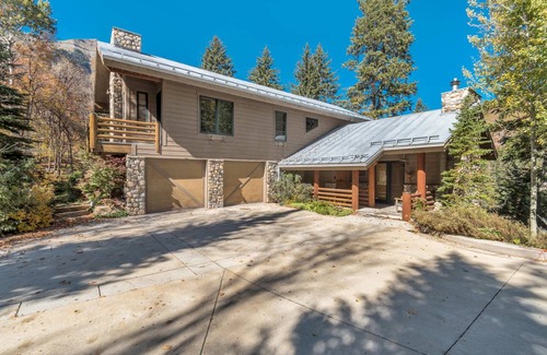 Sundance Cabin | Cabin ∙ 5 bedrooms ∙ 12 guests