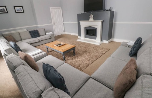 Tenby Cottage | Cabin ∙ 5 bedrooms ∙ 14 guests