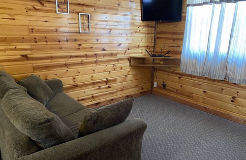 Warsaw Cabin | Cabin 5 -Reel and Trigger
