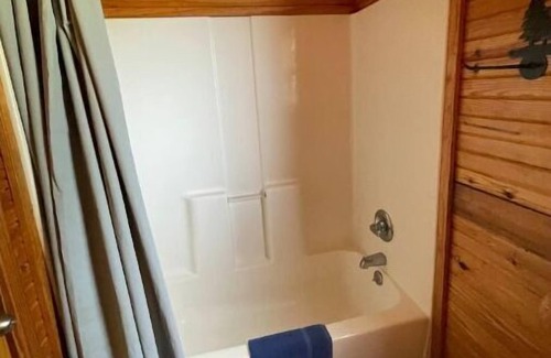 Negreet Cabin | Cabin 52 at Tranquility Bay Resort