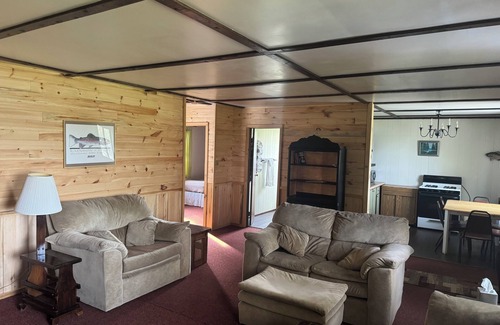 Gould City House | Cabin 7-Angler's Lodge at Sunset Pines Resort