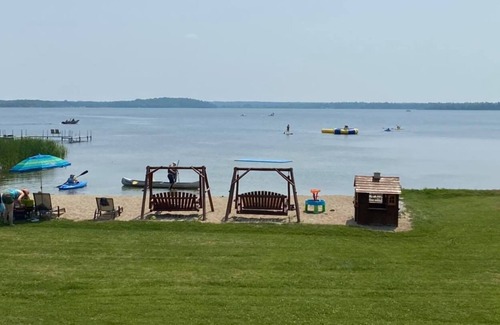 Hines Resort | Cabin 7 Family/Pet Friendly Resort Amenities Beach Dock Fishing Resort Amenities
