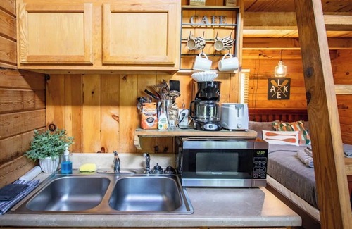 Columbia Cabin | Cabin 7 - Private Log Cabin with loft in Columbia Kentucky