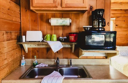 Columbia Cabin | Cabin 7 - Private Log Cabin with loft in Columbia Kentucky