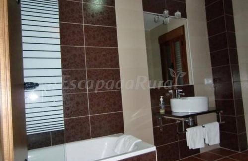 Losar de la Vera Cottage | Cabin ∙ 8 bedrooms ∙ 3 guests