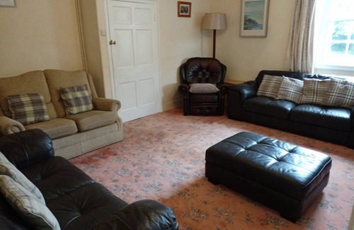 Lampeter Cottage | Cabin ∙ 8 bedrooms ∙ 16 guests