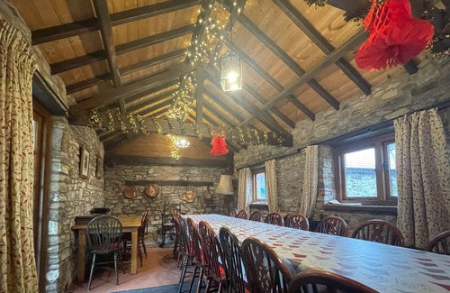 Christchurch Cottage | Cabin ∙ 8 bedrooms ∙ 26 guests