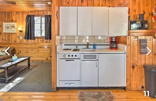 Pinetop-Lakeside Cabin | Cabin 8 with Hot Tub