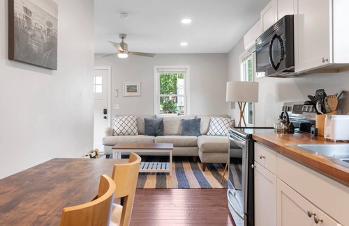 Old Orchard Beach Cabin | Cabin A - Relaxing and Fun Cozy 1 bedroom Cabin/Dog Friendly