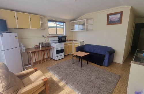 Lake Wangary Cottage | Cabin and Long Beach & National park