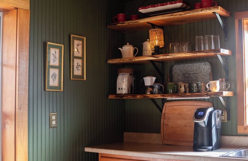 Elizabethtown Cabin | Cabin at Calico Springs - Bluegrass and Bourbon