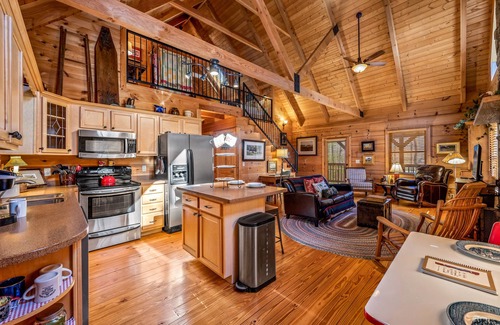 Walland Cabin | Cabin at Moss Ridge/Quiet Privacy